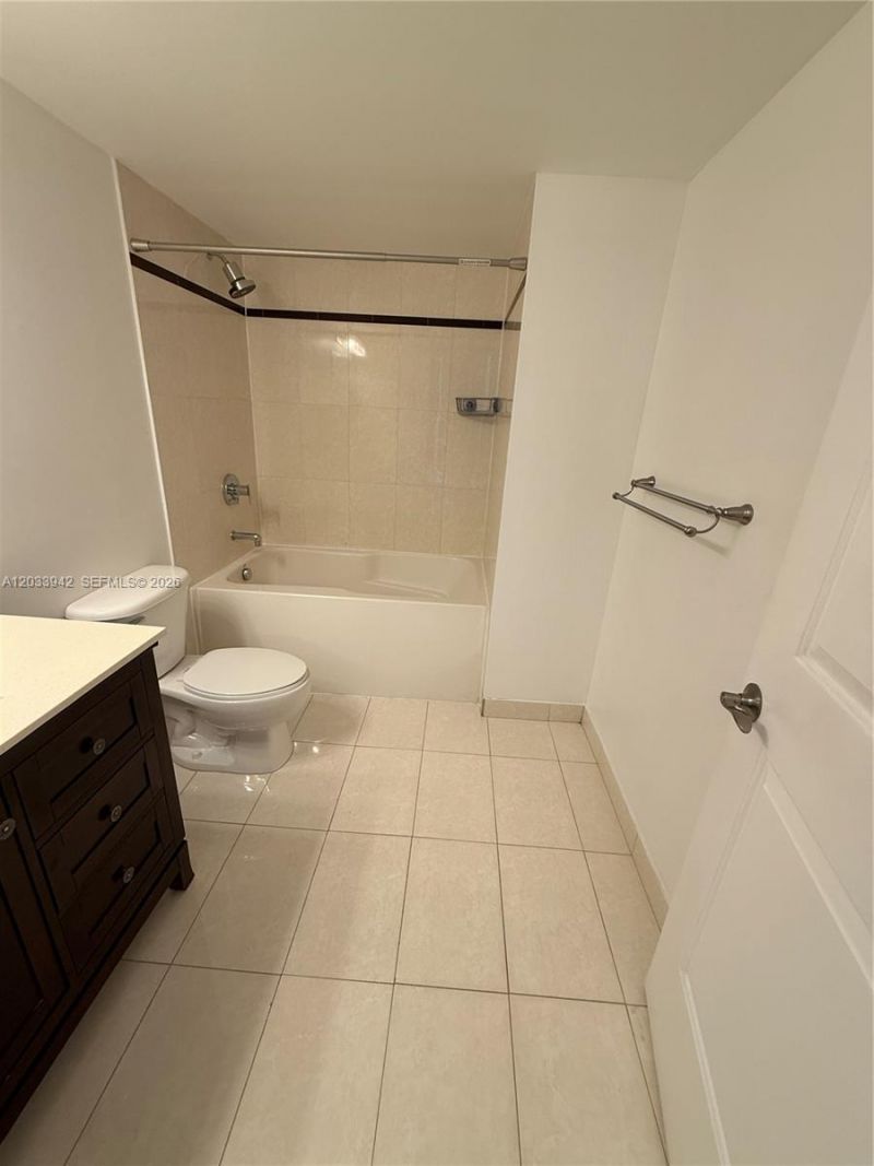 480 NE 30th St, Unit 1504, Miami, FL 33137 Photo