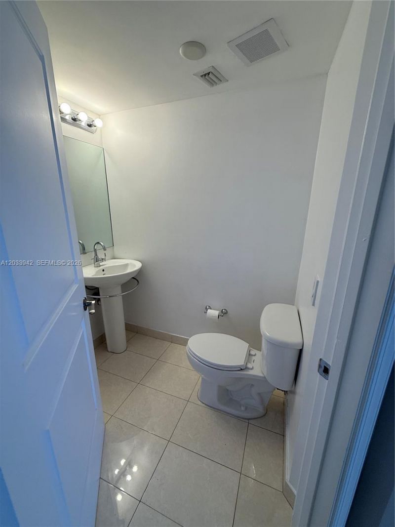480 NE 30th St, Unit 1504, Miami, FL 33137 Photo