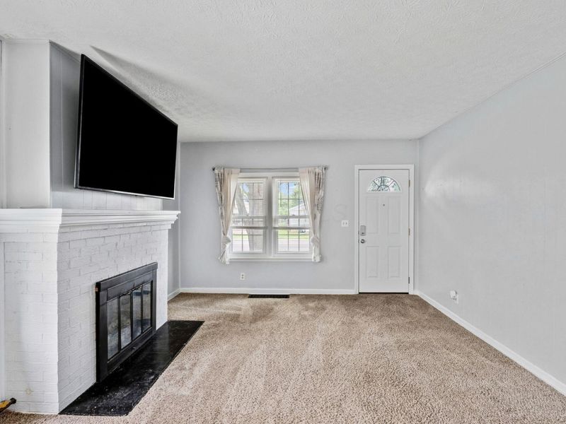 440 Long Street, Ashville, OH 43103 Photo 4