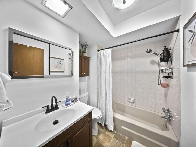 5769 Sandalwood Boulevard, Columbus, OH 43229 Photo 18