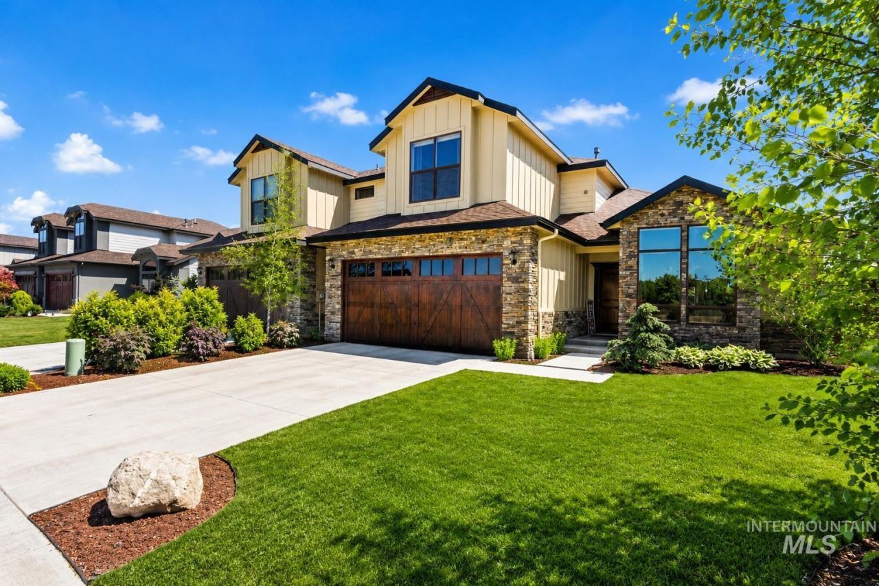 2439 E Hidden Creek, Nampa, ID 83687 Main Photo