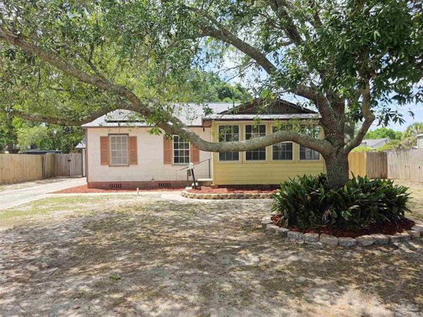 209 NW Gilliland Rd, Pensacola, FL 32507