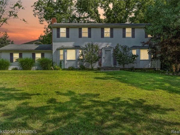 5652 Tequesta Drive, West Bloomfield Twp, MI 48323