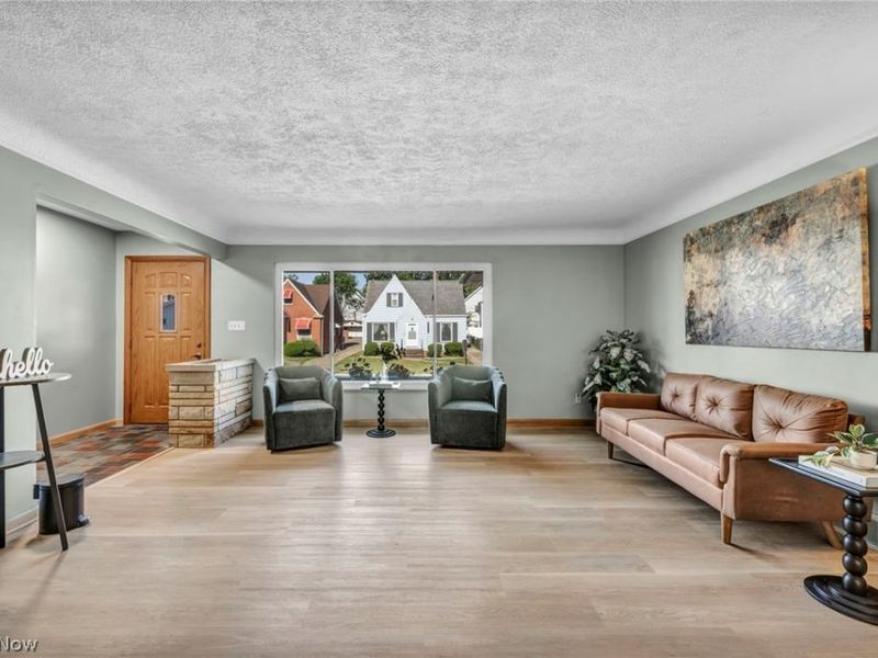 10910 Edgepark Drive, Garfield Heights, OH 44125 Photo 13