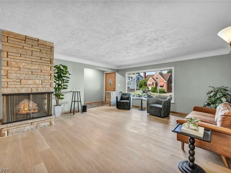 10910 Edgepark Drive, Garfield Heights, OH 44125 Photo 14