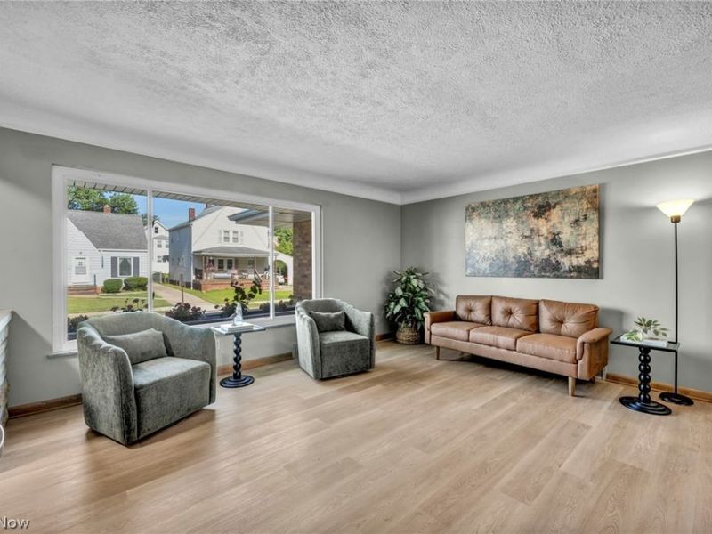 10910 Edgepark Drive, Garfield Heights, OH 44125 Photo 15