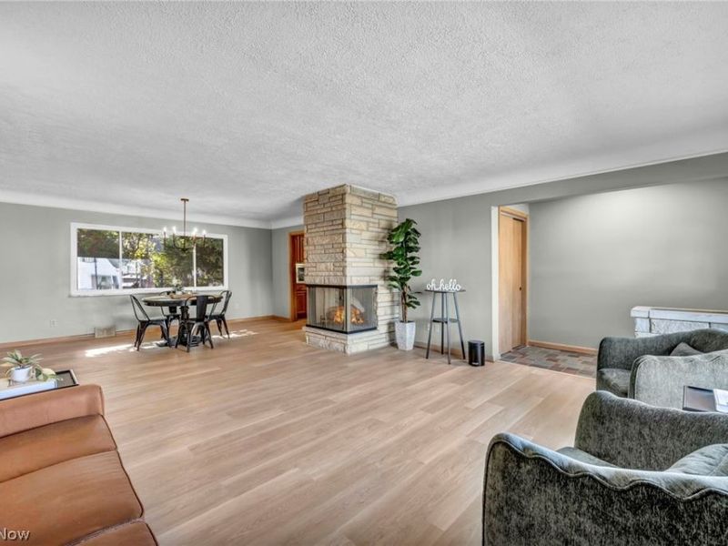10910 Edgepark Drive, Garfield Heights, OH 44125 Photo 17
