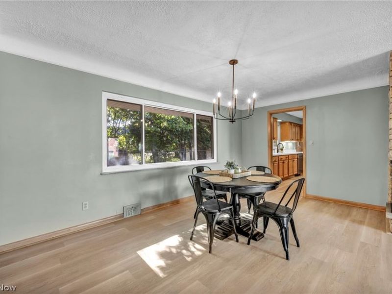 10910 Edgepark Drive, Garfield Heights, OH 44125 Photo 19