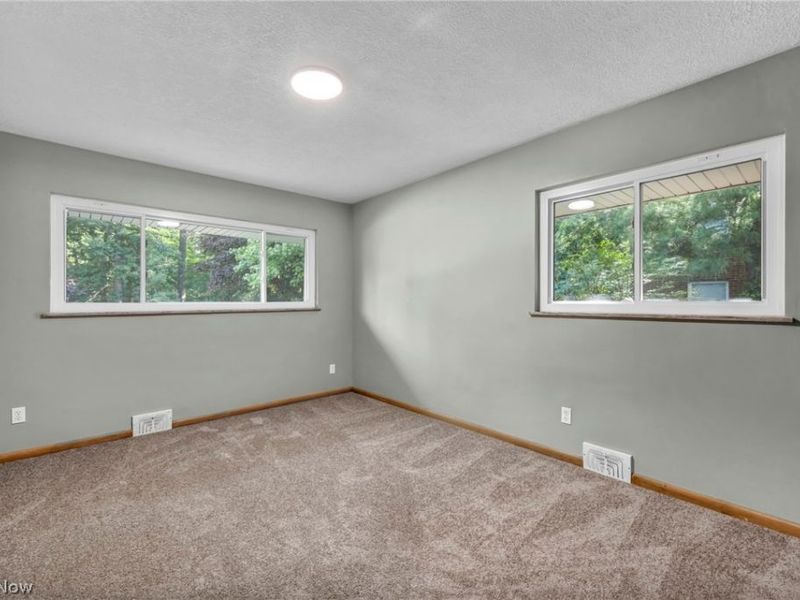 10910 Edgepark Drive, Garfield Heights, OH 44125 Photo 28