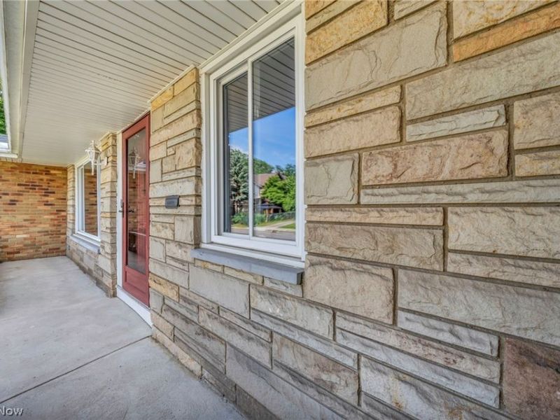 10910 Edgepark Drive, Garfield Heights, OH 44125 Photo 3