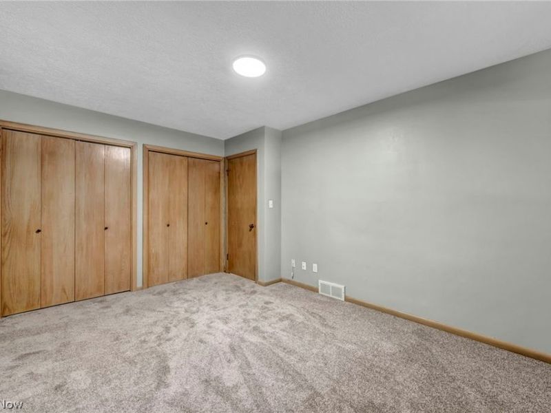 10910 Edgepark Drive, Garfield Heights, OH 44125 Photo 30