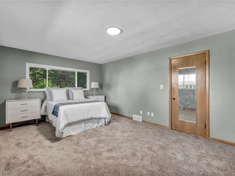 10910 Edgepark Drive, Garfield Heights, OH 44125 Photo 32