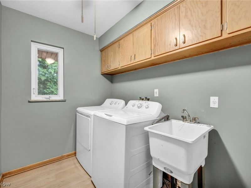 10910 Edgepark Drive, Garfield Heights, OH 44125 Photo 34