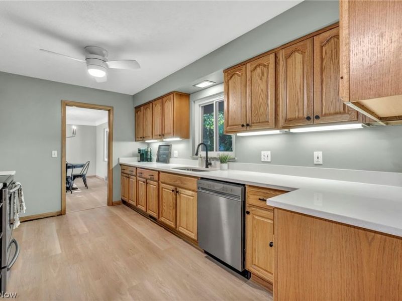 10910 Edgepark Drive, Garfield Heights, OH 44125 Photo 6