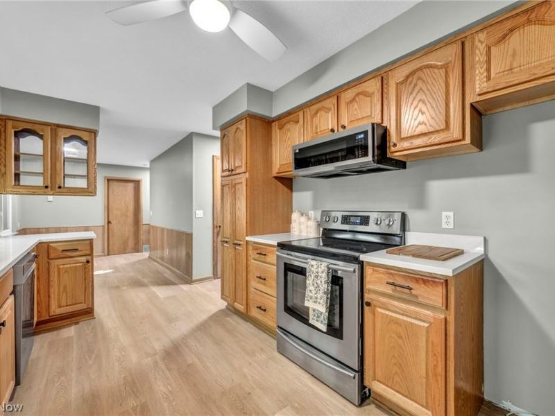 10910 Edgepark Drive, Garfield Heights, OH 44125 Photo 7