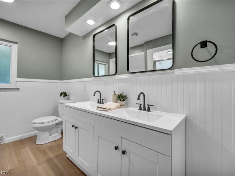 10910 Edgepark Drive, Garfield Heights, OH 44125 Photo 9