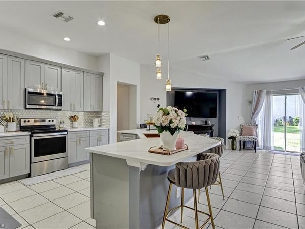 18330 Beauty Berry CT, LEHIGH ACRES, FL 33972