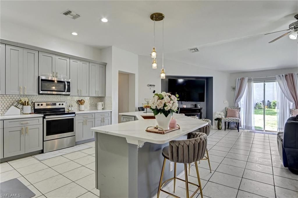 18330 Beauty Berry Ct, Lehigh Acres, FL 33972 Photo