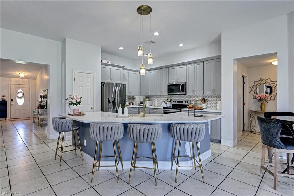 18330 Beauty Berry Ct, Lehigh Acres, FL 33972 Photo