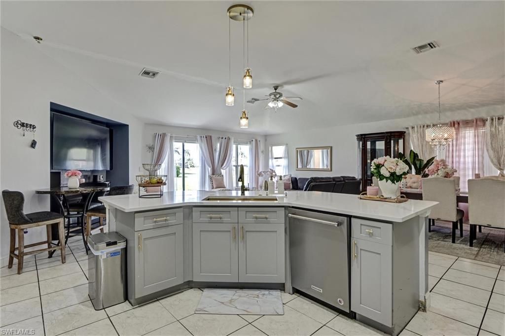 18330 Beauty Berry Ct, Lehigh Acres, FL 33972 Photo