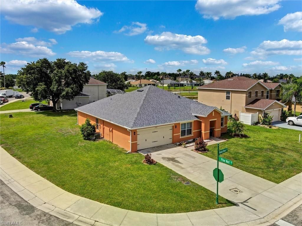 18330 Beauty Berry Ct, Lehigh Acres, FL 33972 Photo