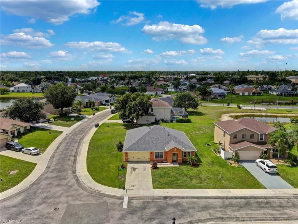 18330 Beauty Berry Ct, Lehigh Acres, FL 33972 Photo