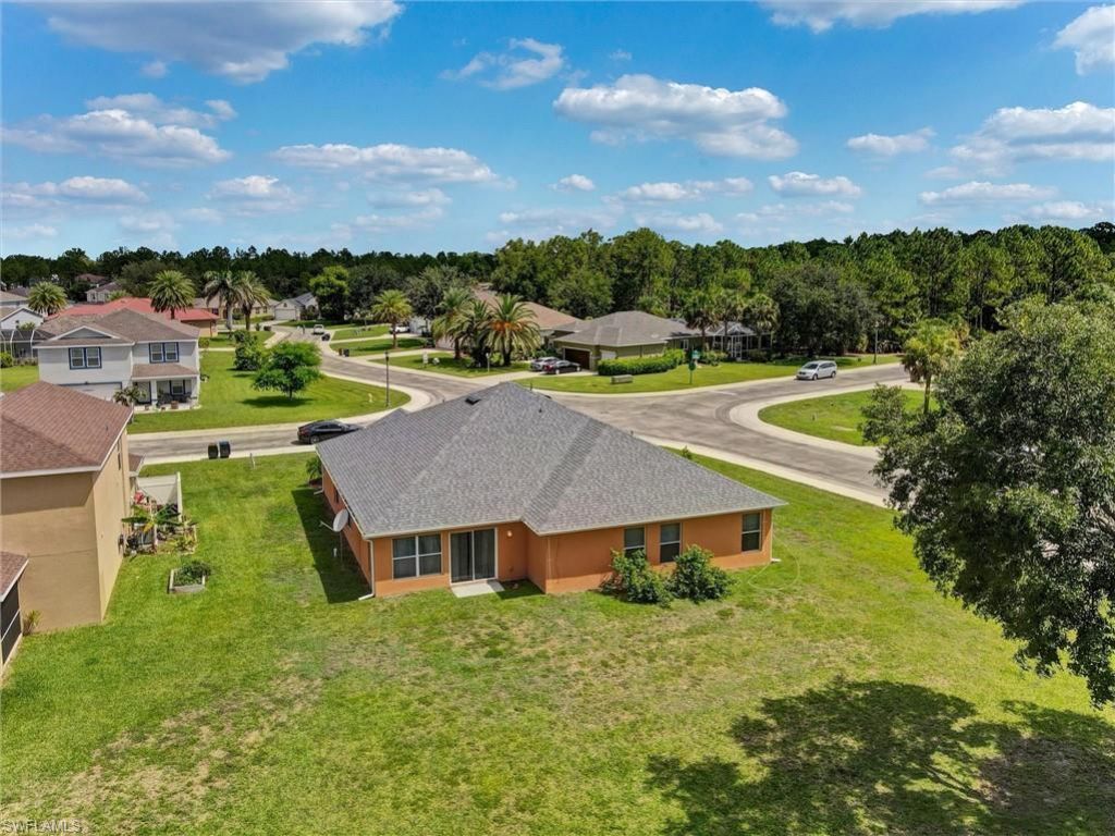 18330 Beauty Berry Ct, Lehigh Acres, FL 33972 Photo