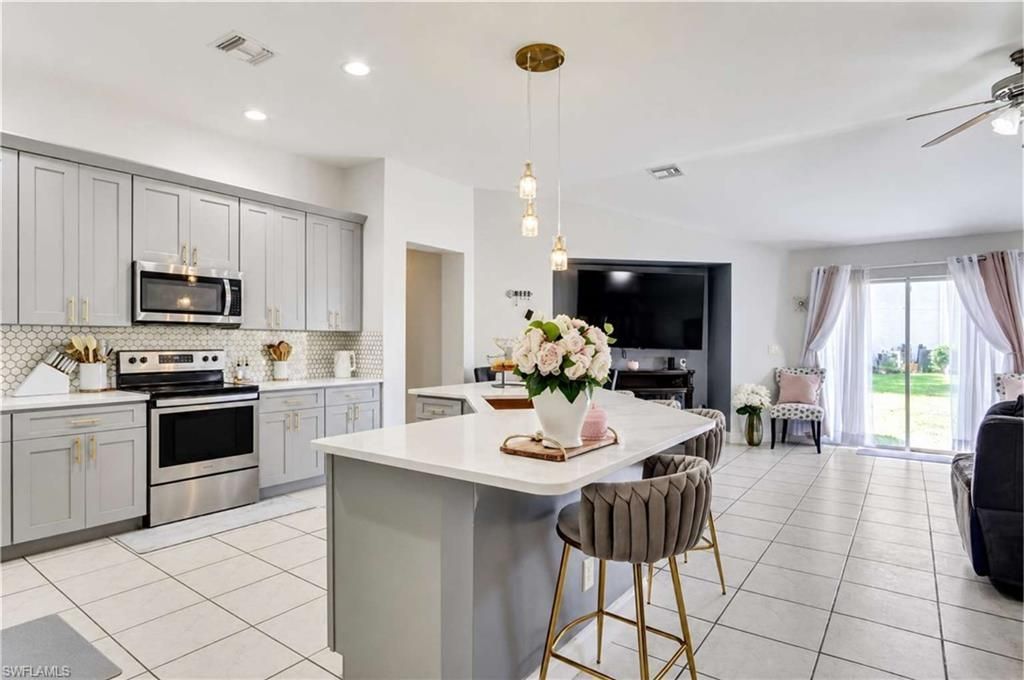 18330 Beauty Berry Ct, Lehigh Acres, FL 33972 Photo