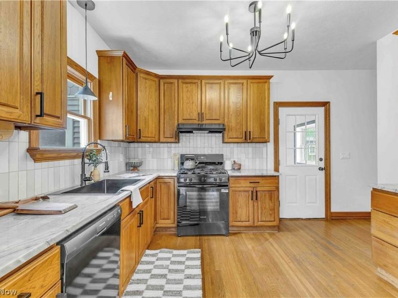 131 N Vine Street, Medina, OH 44256 Photo 8