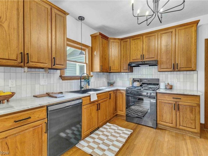 131 N Vine Street, Medina, OH 44256 Photo 9