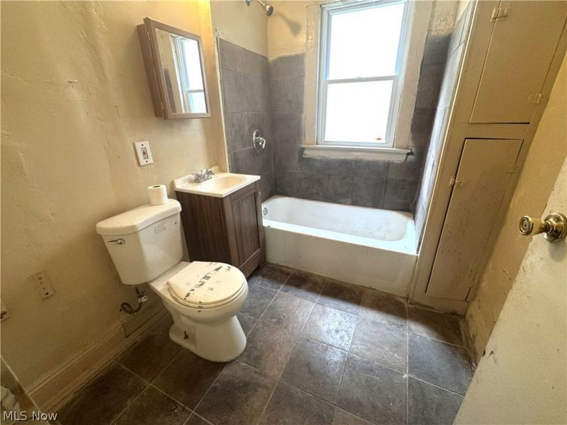10006 Somerset Avenue, Cleveland, OH 44108 Photo 11
