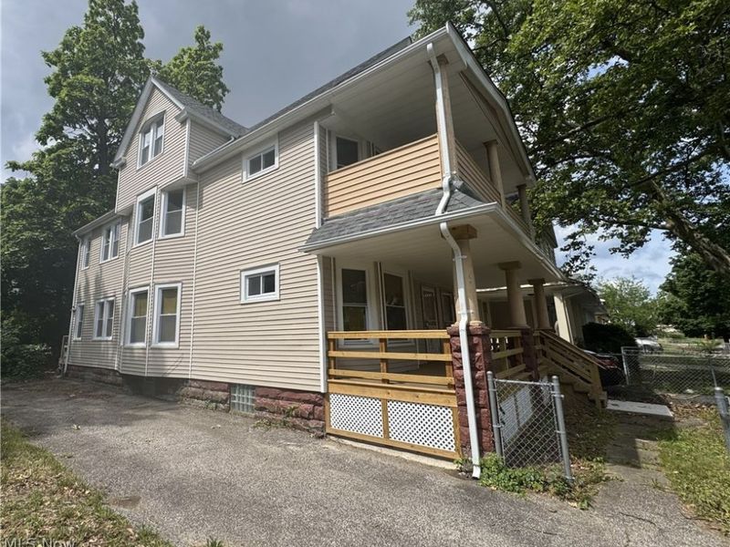 10006 Somerset Avenue, Cleveland, OH 44108 Photo 3