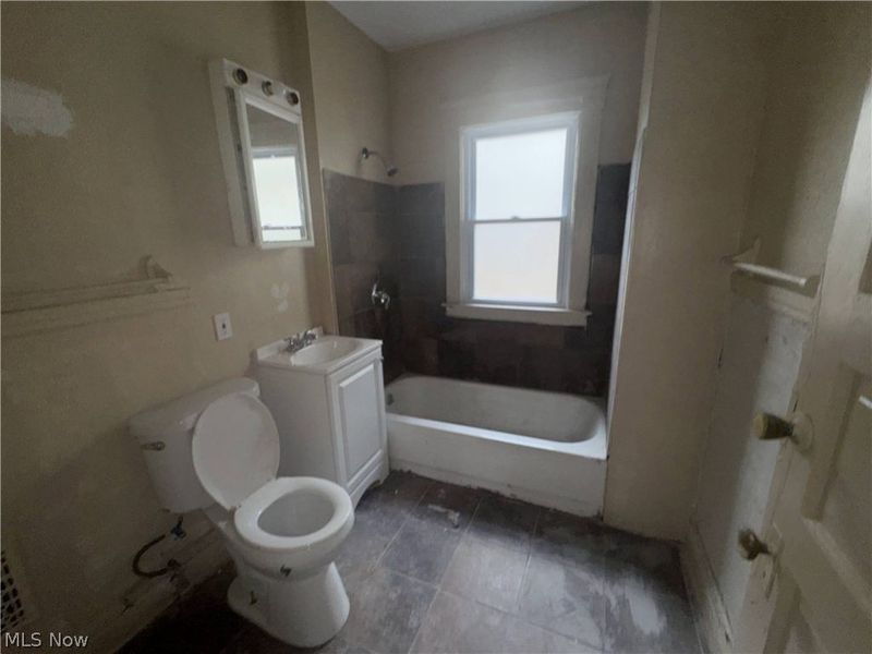 10006 Somerset Avenue, Cleveland, OH 44108 Photo 30