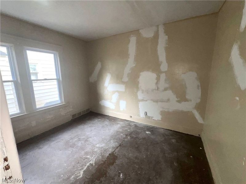 10006 Somerset Avenue, Cleveland, OH 44108 Photo 31