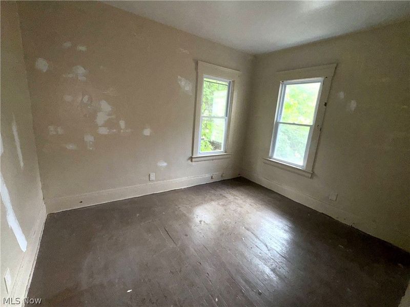 10006 Somerset Avenue, Cleveland, OH 44108 Photo 32