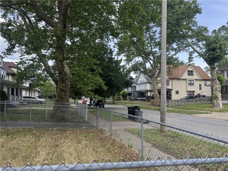 10006 Somerset Avenue, Cleveland, OH 44108 Photo 34