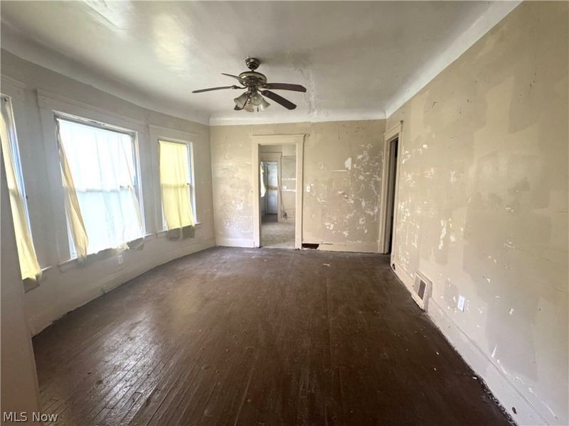 10006 Somerset Avenue, Cleveland, OH 44108 Photo 7