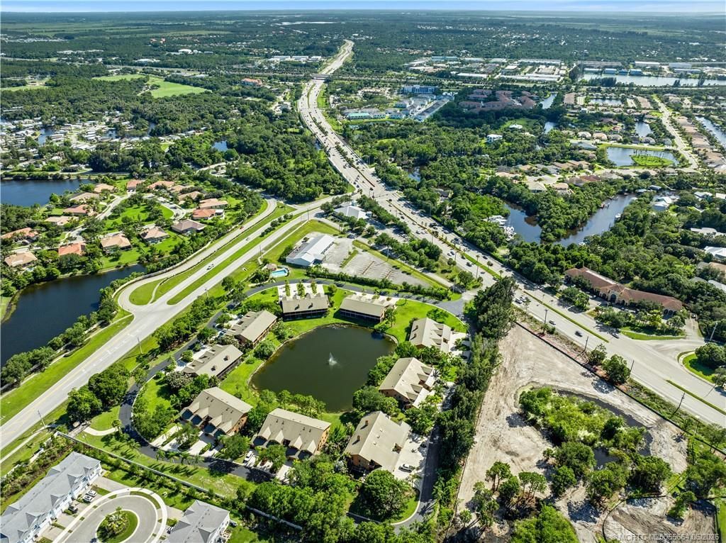 102 SE Crestwood Circle , Stuart, FL 34997 Photo