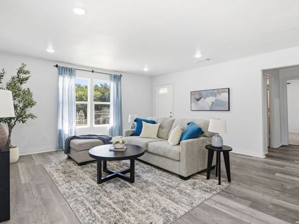943 S San Eduardo, San Antonio, TX 78237