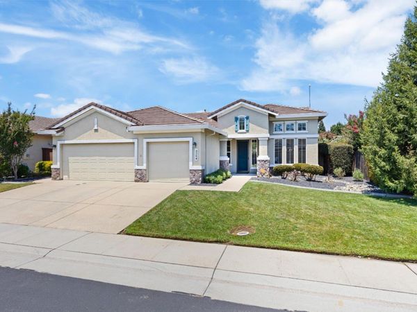 3264 Rock Creek Way, Roseville, CA 95747