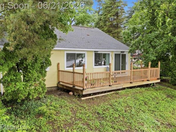 5504 Wildwood Drive, Genoa Twp, MI 48843