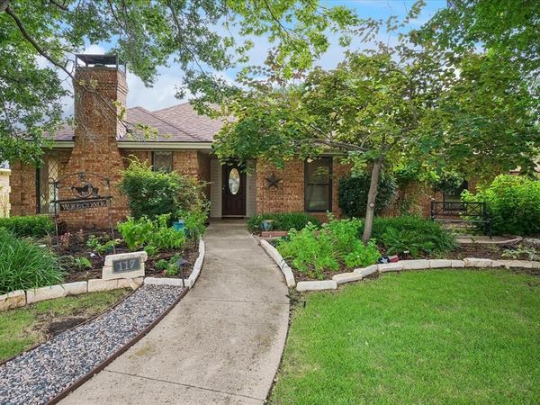 117 Meadowglen Circle, Coppell, TX 75019