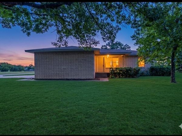 324 Cole Road, Red Oak, TX 75154