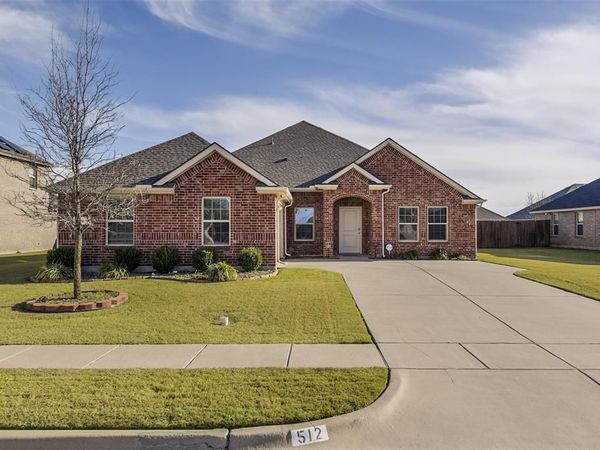 512 Woodhaven Drive , Waxahachie, TX 75165