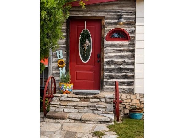 117 Reading Avenue N, Kerrville, TX 78010