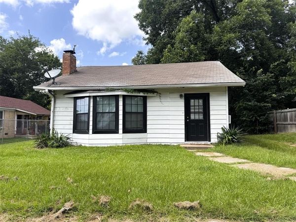 414 W 4th Street , Mount Pleasant, TX 75455