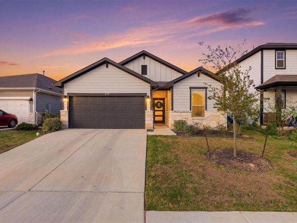 108 Gullivers DR , Elgin, TX 78621