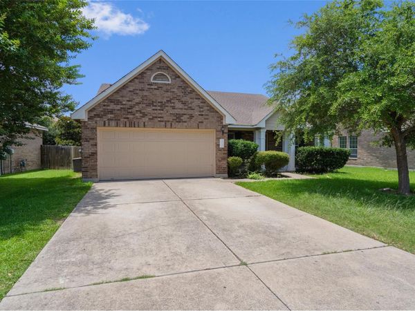 3924 Links LN, Round Rock, TX 78664