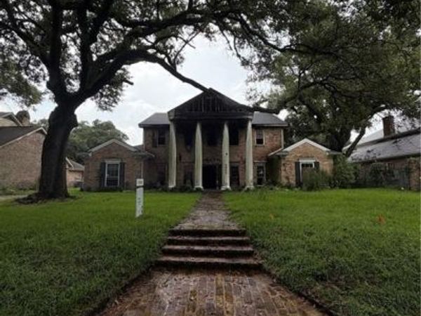 2433 BEDFORD Drive , New Orleans, LA 70131
