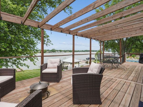 1300 E Choctaw Drive, London, OH 43140